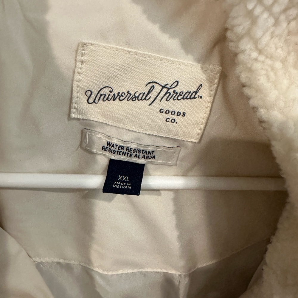 Puffer jacket. - Picture 2 of 3